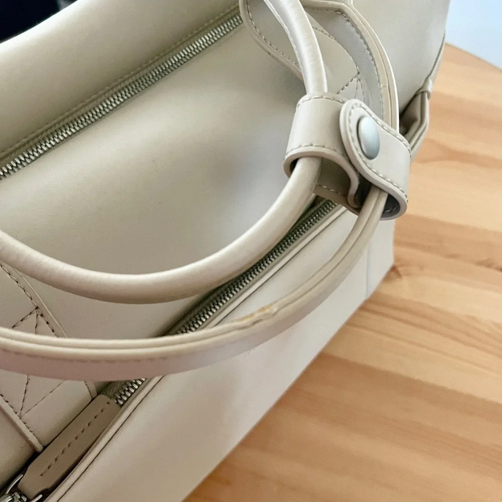 Monos Metro Duffel – Vegan Leather, Water-Resistant - Picture 11 of 13